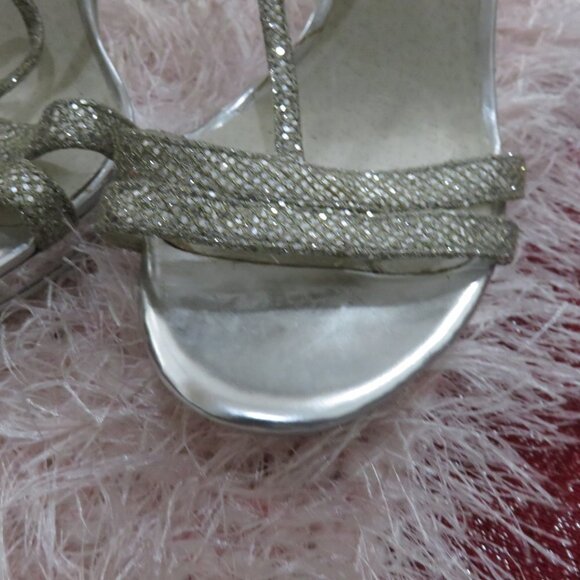 Michael Kors T strap Embellished Leather Sandals Silver Glitter sz 5.5 - Picture 3 of 14